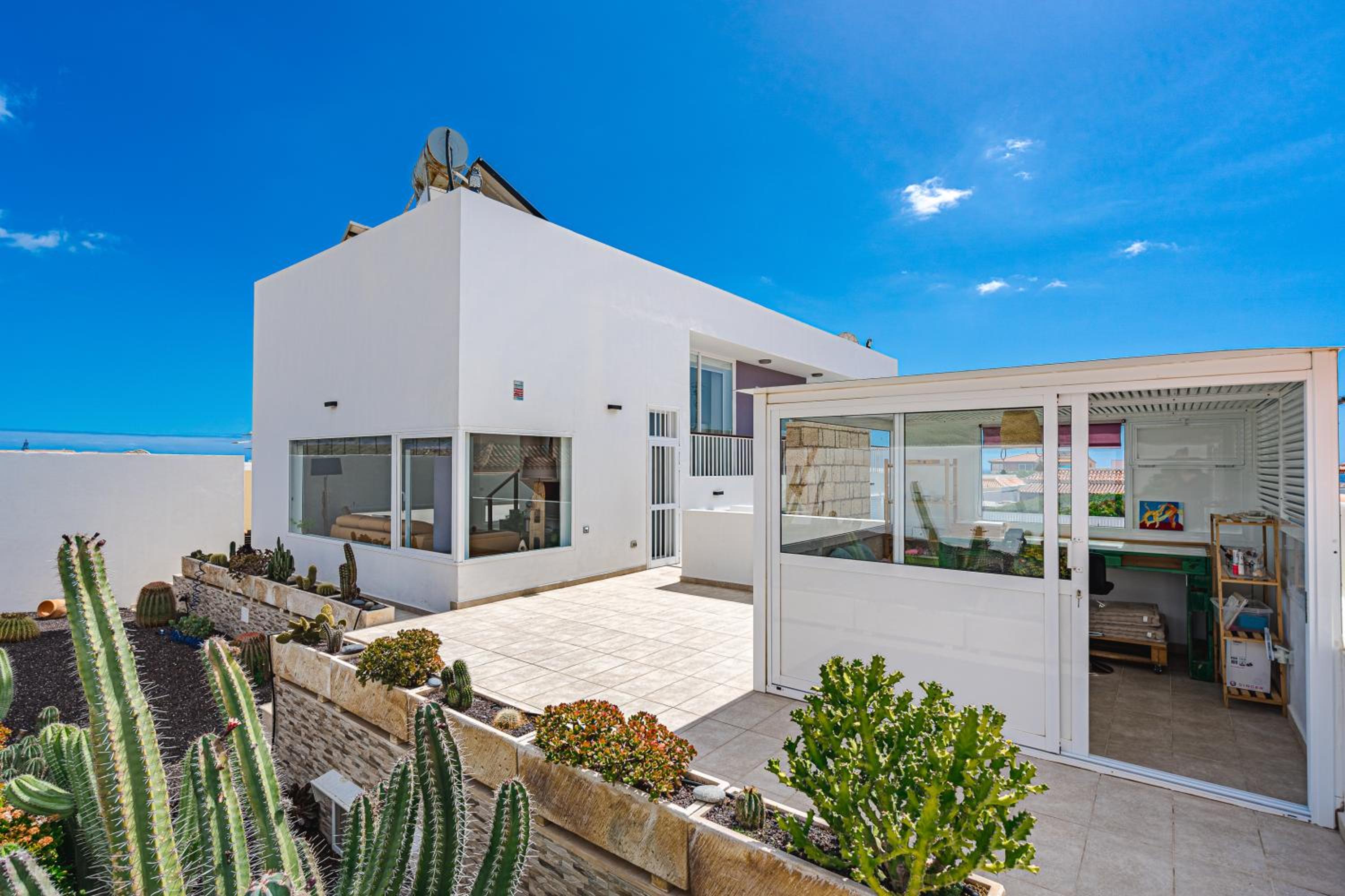 Vila Rosa with heated pool