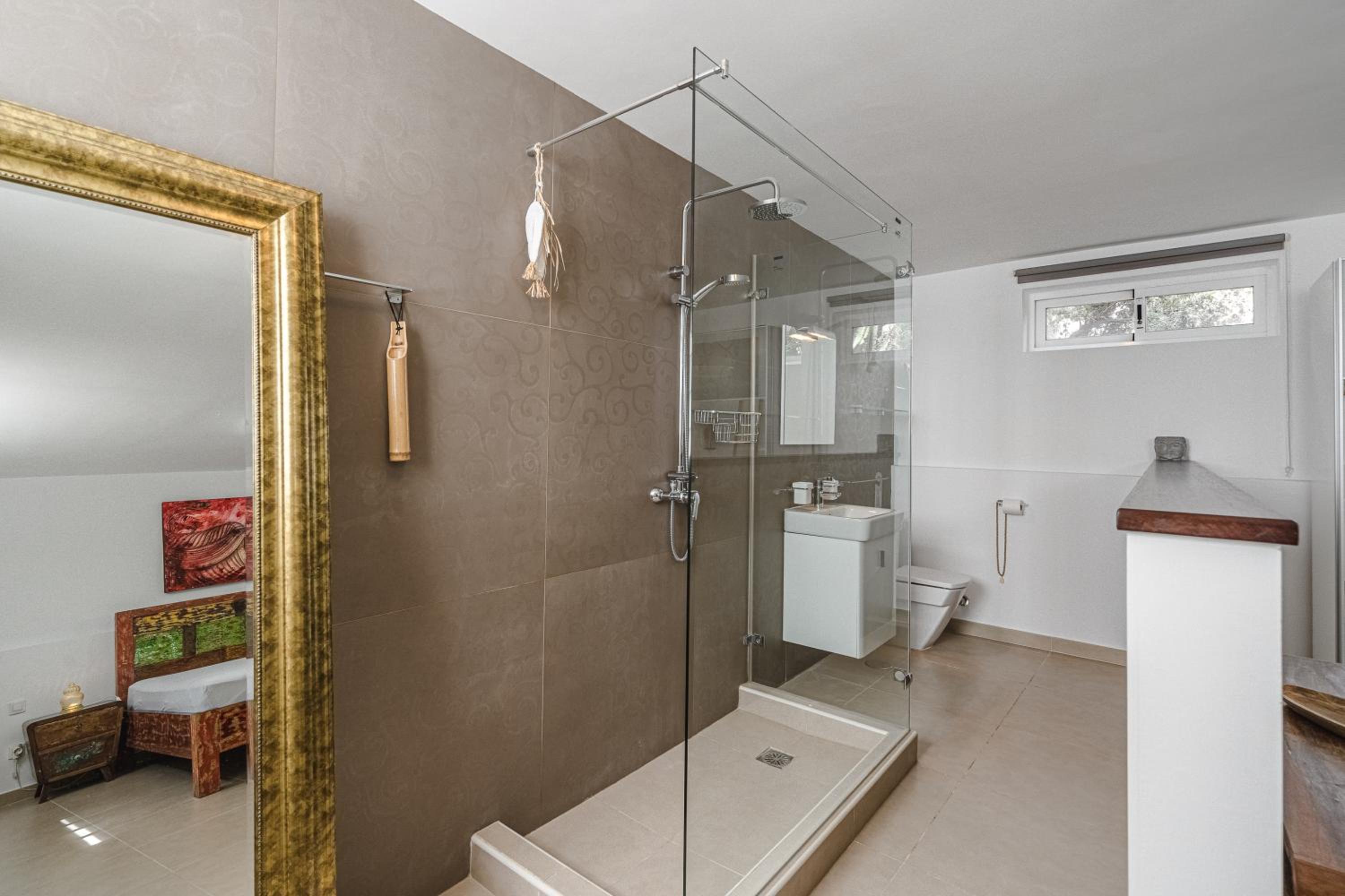 Vila Rosa with heated pool