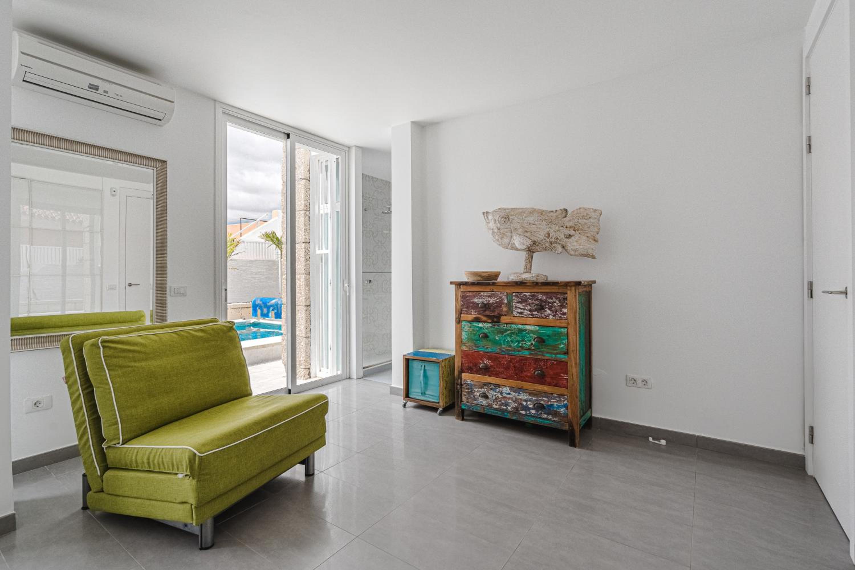 Vila Rosa with heated pool