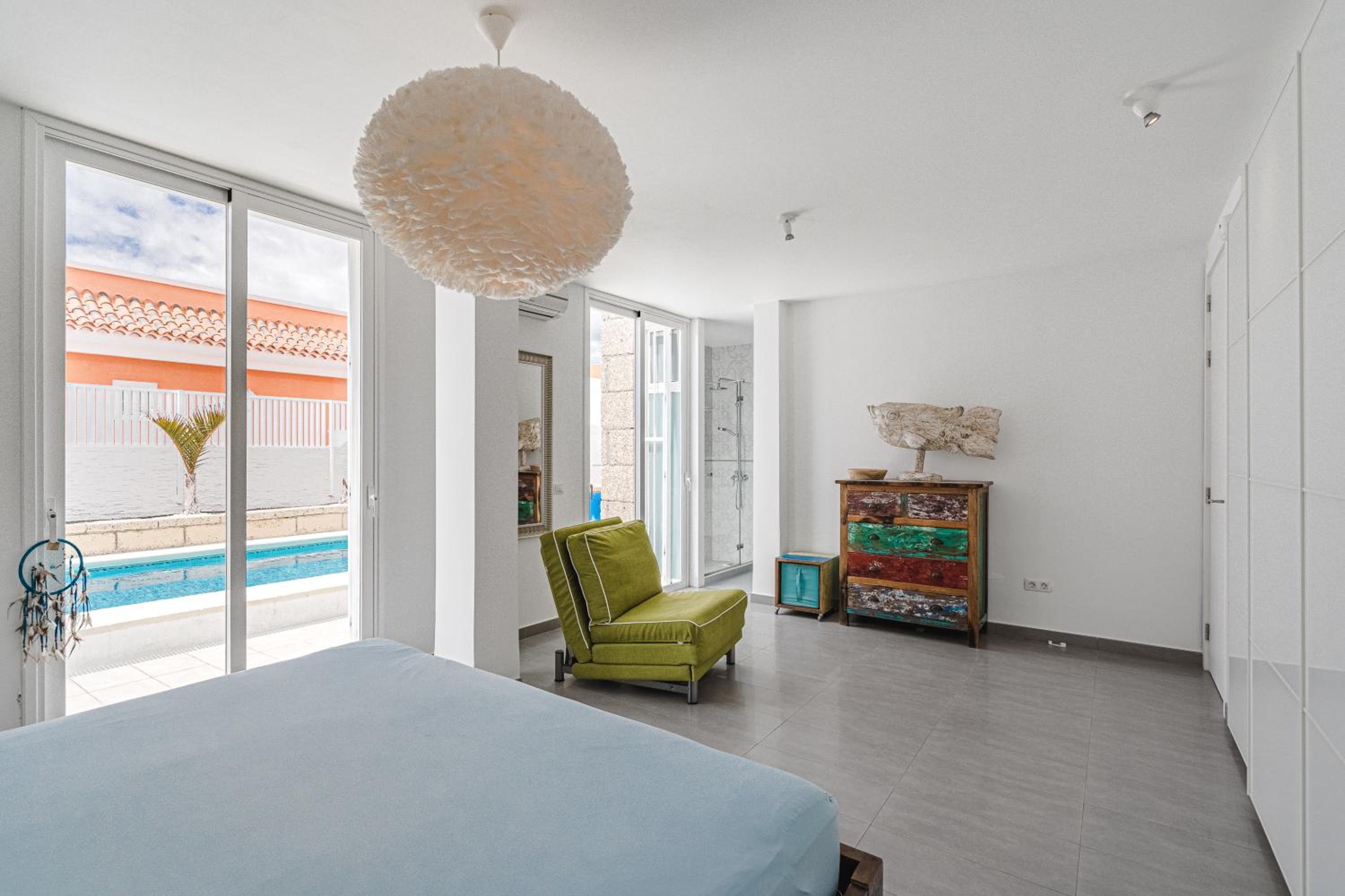 Vila Rosa with heated pool