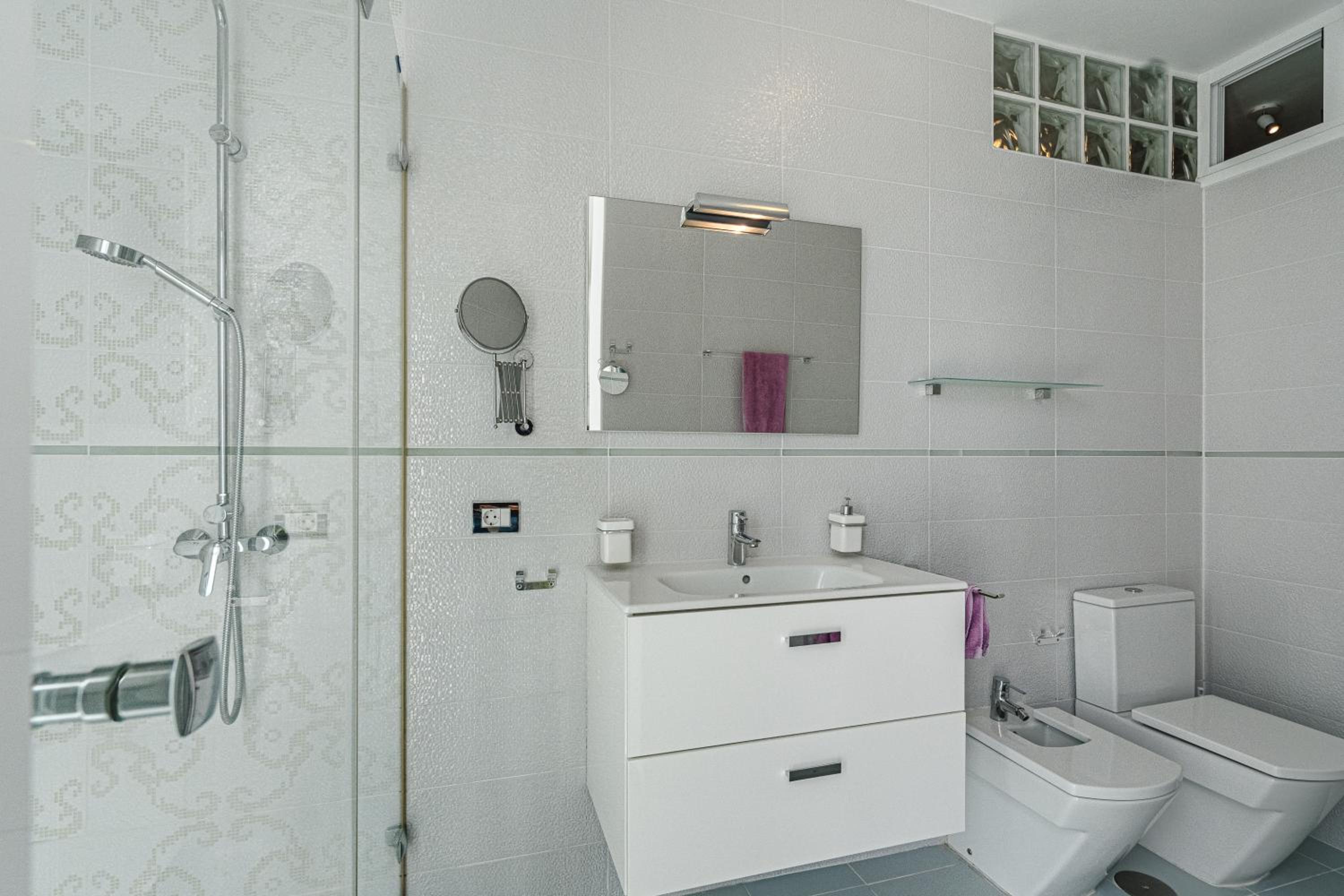 Vila Rosa with heated pool