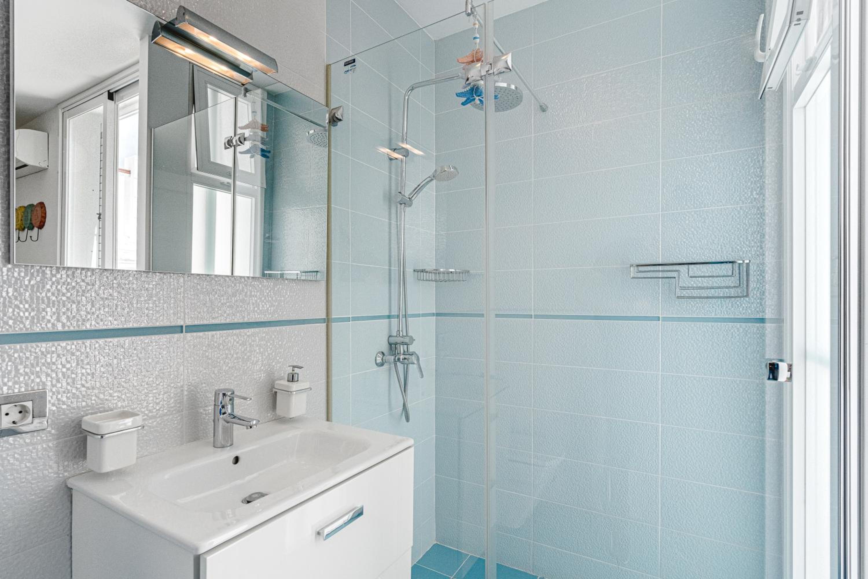 Vila Rosa with heated pool