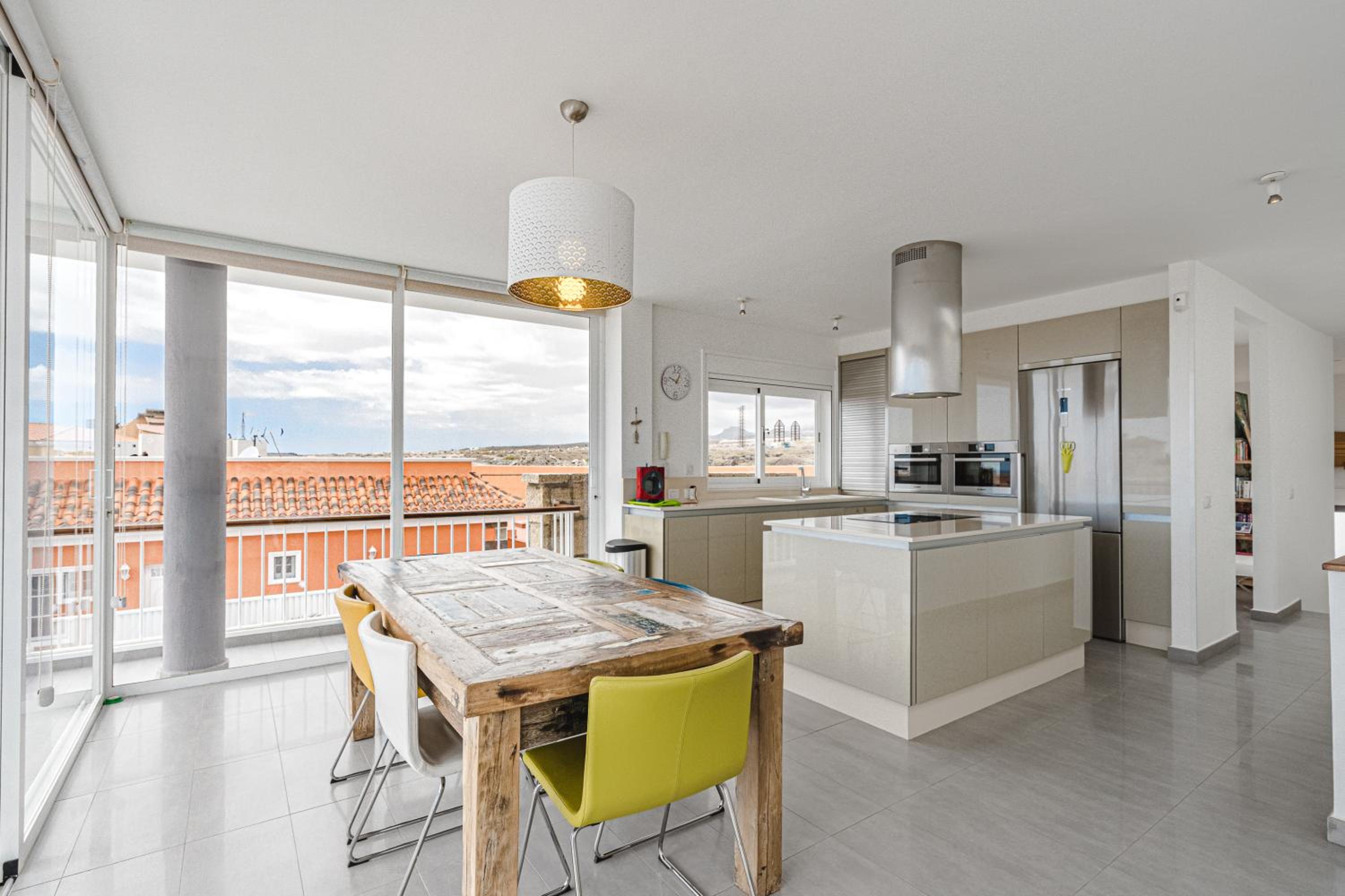 Vila Rosa with heated pool