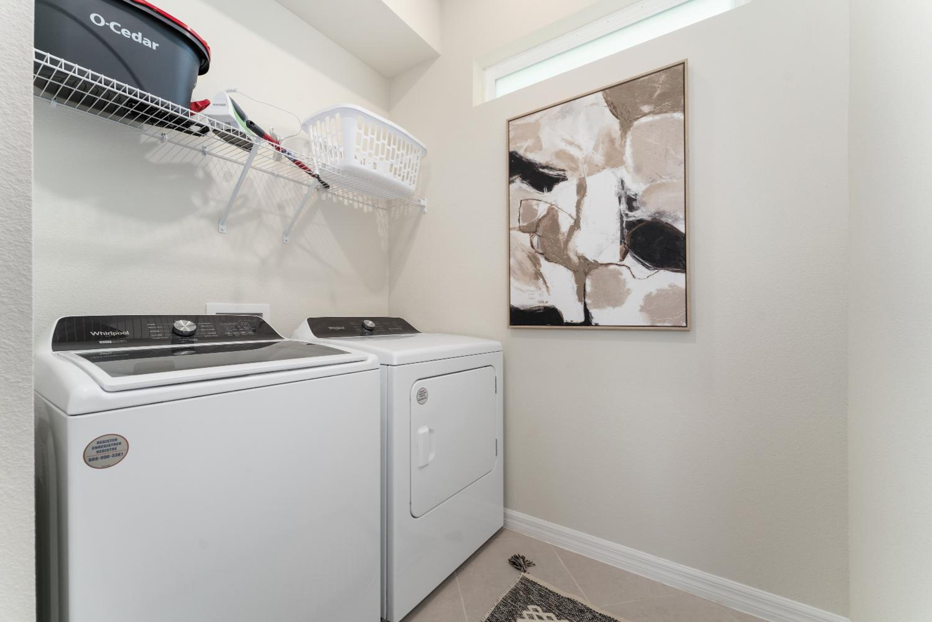 Incredible NEW 5BD Home All suites with Pool and BBQ Grill