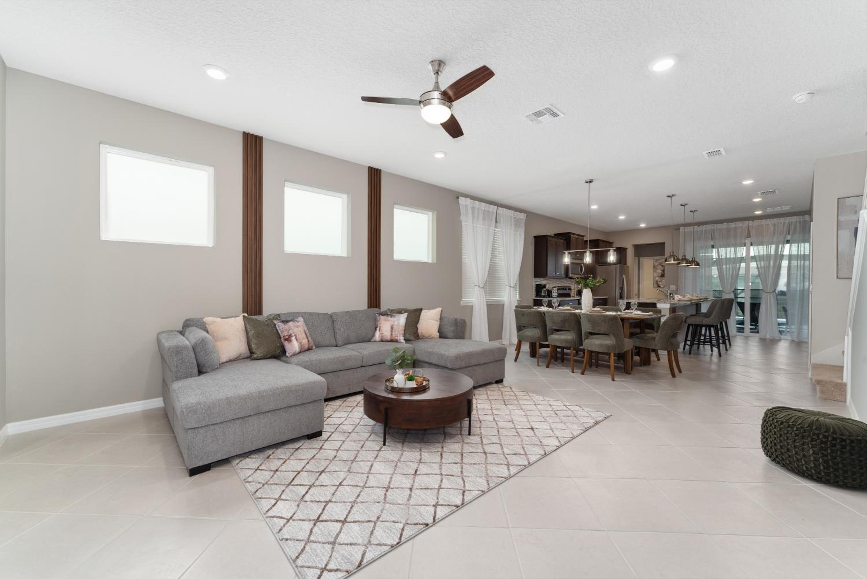 Incredible NEW 5BD Home All suites with Pool and BBQ Grill