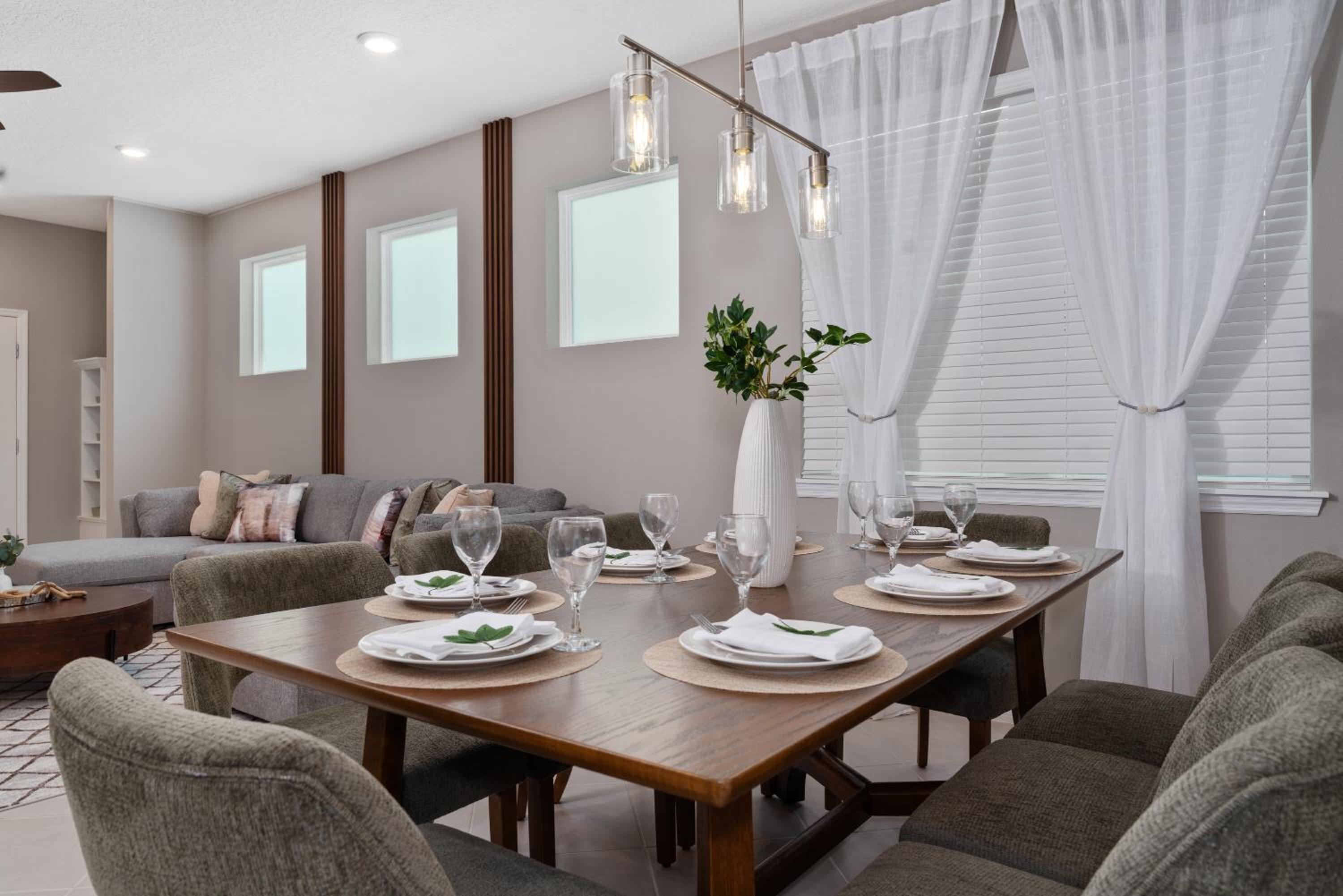 Incredible NEW 5BD Home All suites with Pool and BBQ Grill