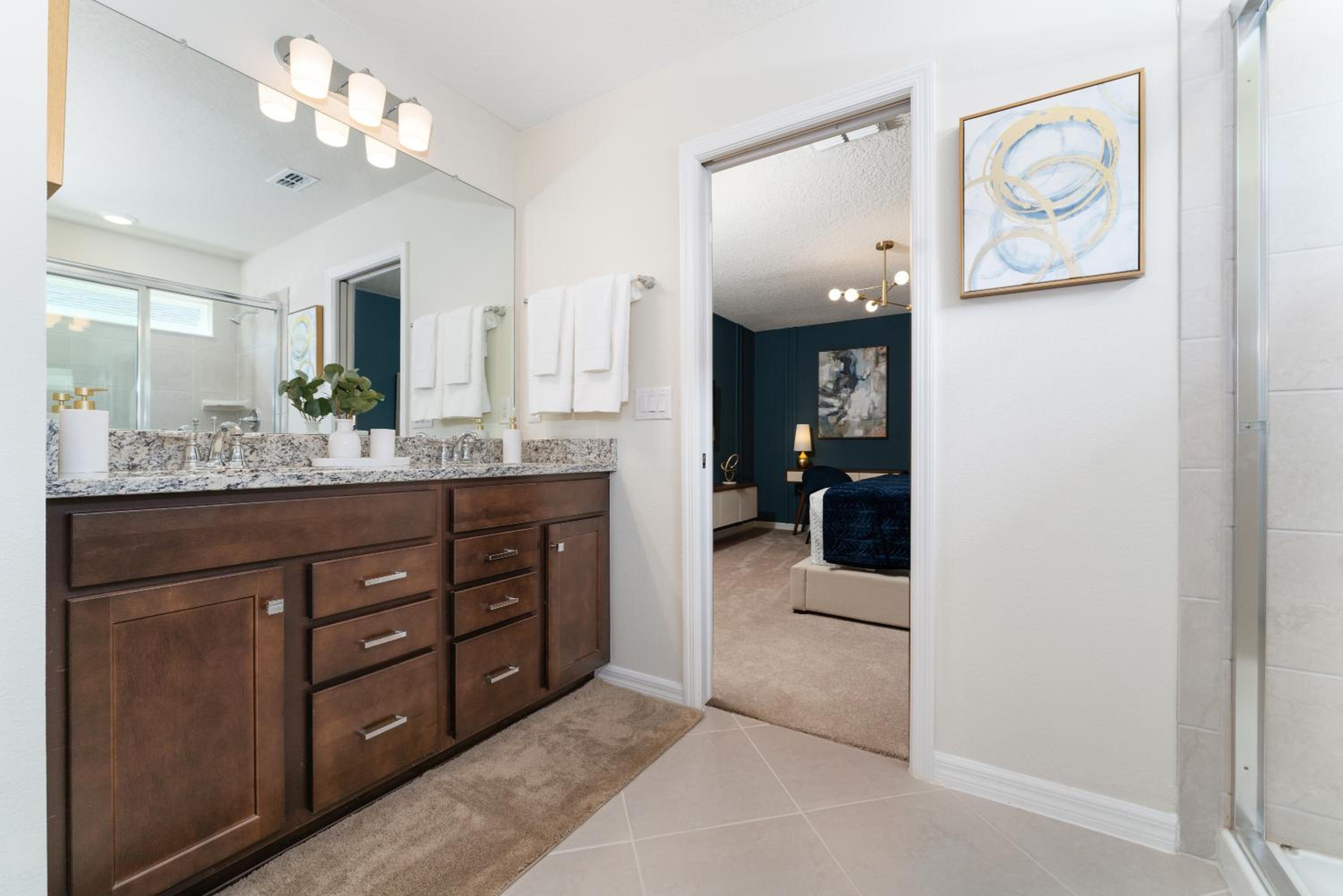 Incredible NEW 5BD Home All suites with Pool and BBQ Grill