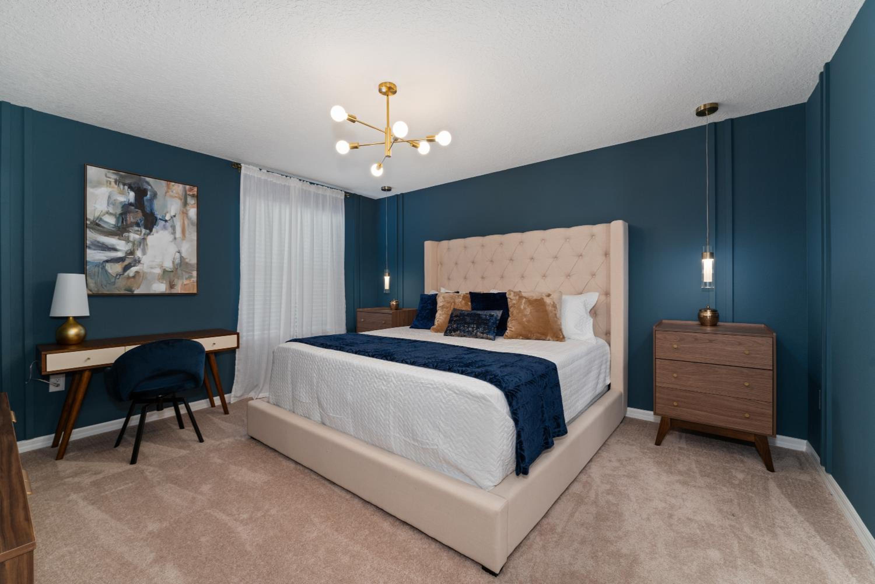 Incredible NEW 5BD Home All suites with Pool and BBQ Grill