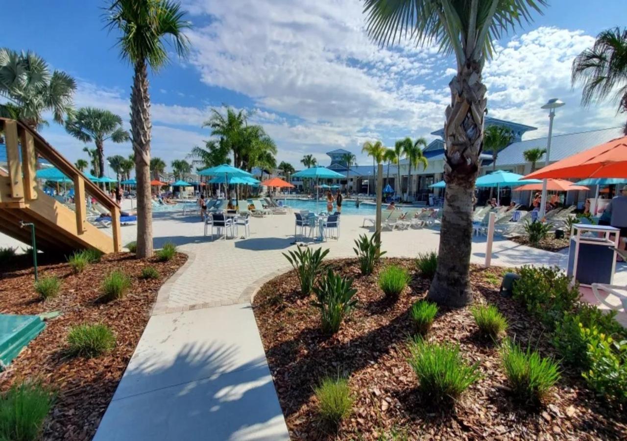 Incredible NEW 5BD Home All suites with Pool and BBQ Grill