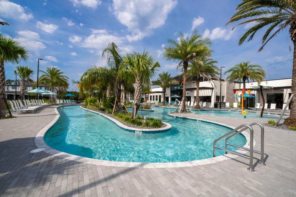 Relax at Paradiso Grande Resort - Int Drive