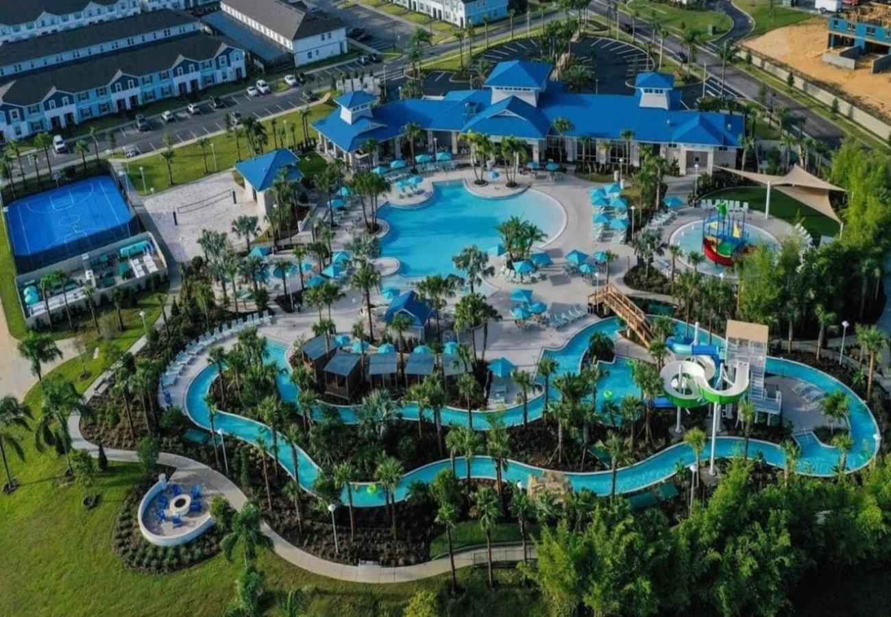 Incredible NEW 5BD Home All suites with Pool and BBQ Grill