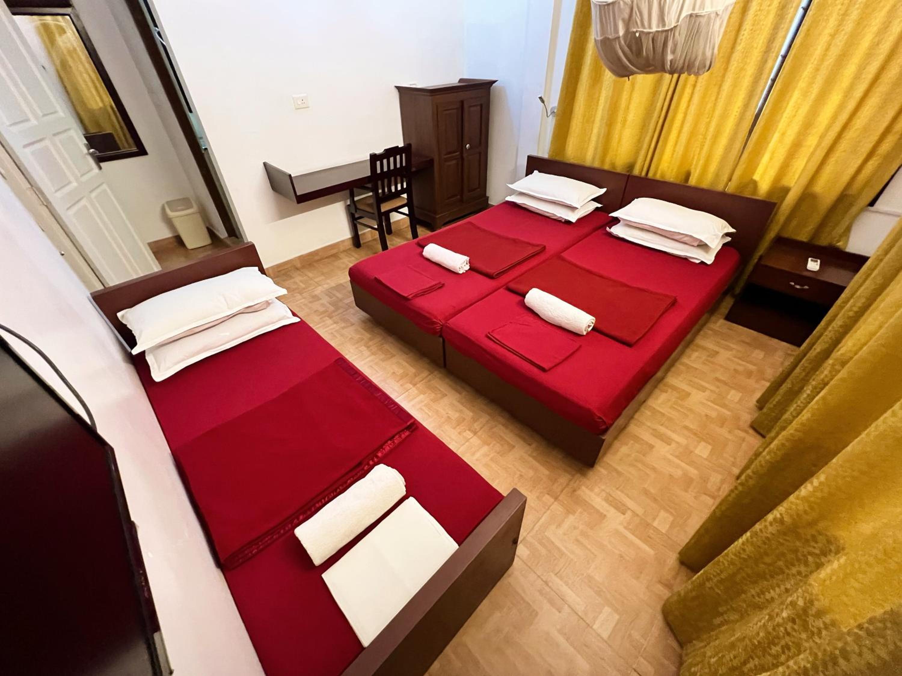 Reds Residency - Homestay