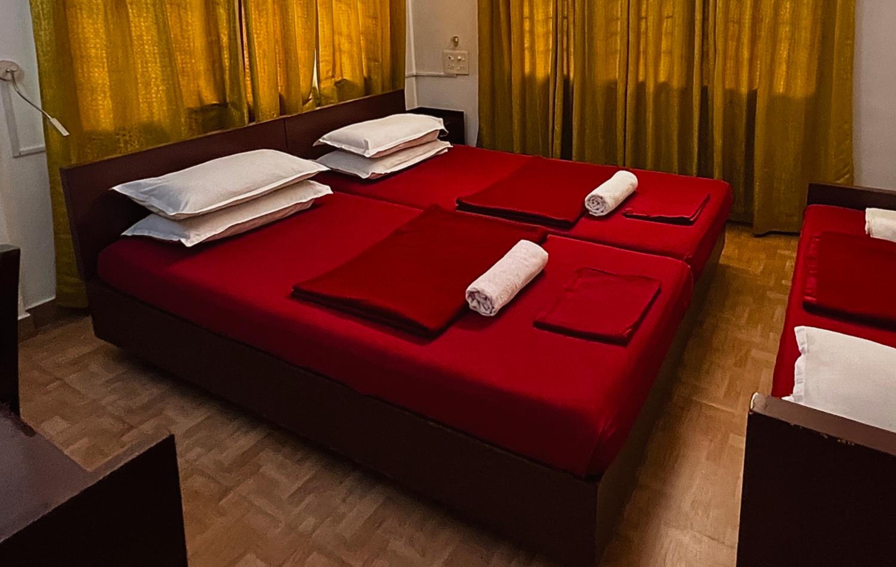 Reds Residency - Homestay
