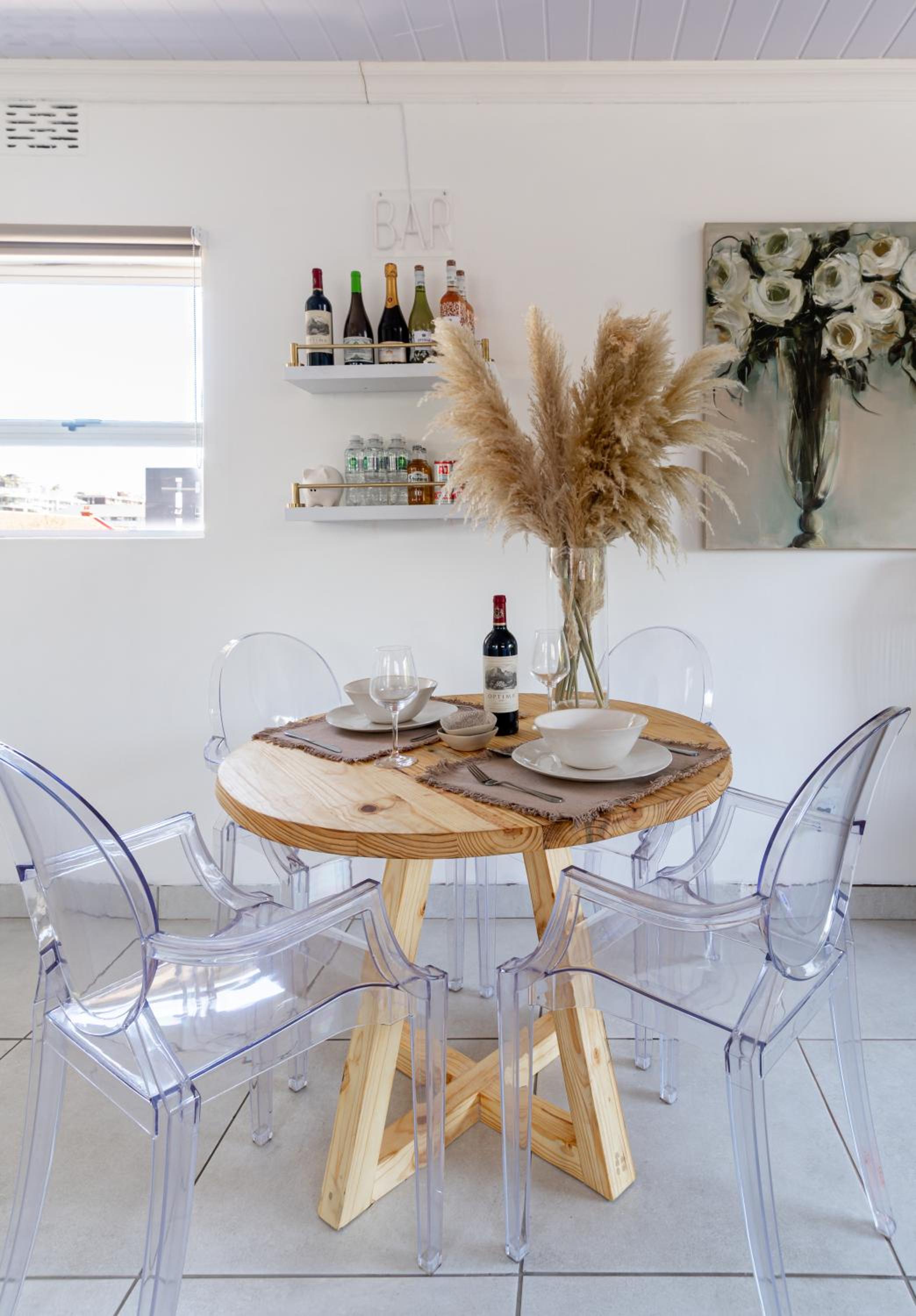 Stylish Spacious Studio Apartment Opposite Green Point Park view 2