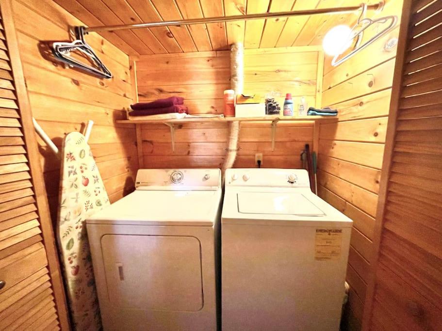 New listing - Mountain top cabin view 3