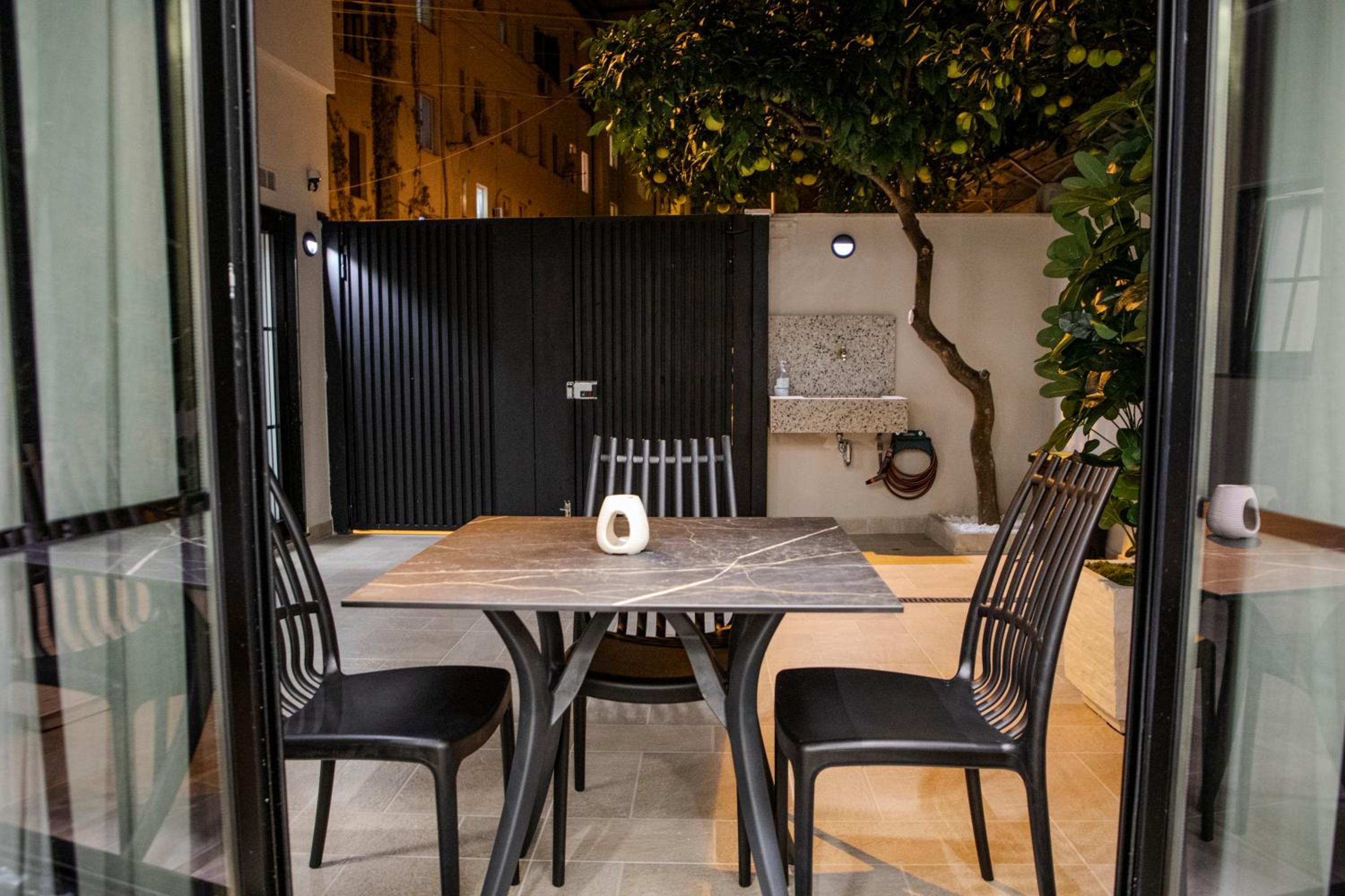B Comfort Apartments