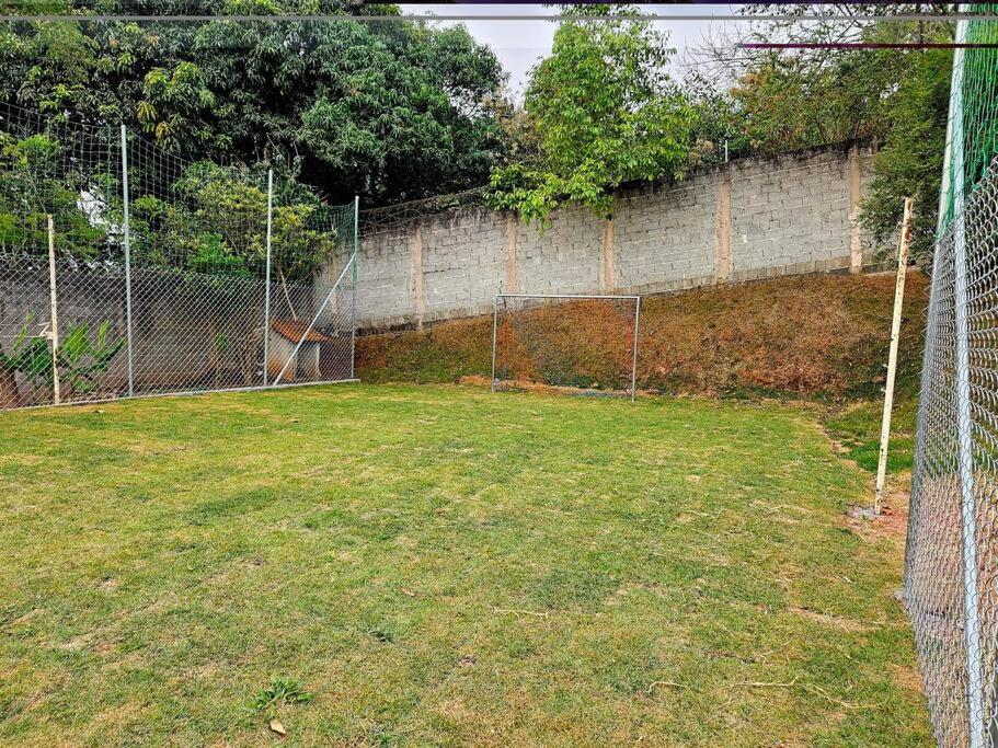 Chácara Piscina, Campo e fogueira
