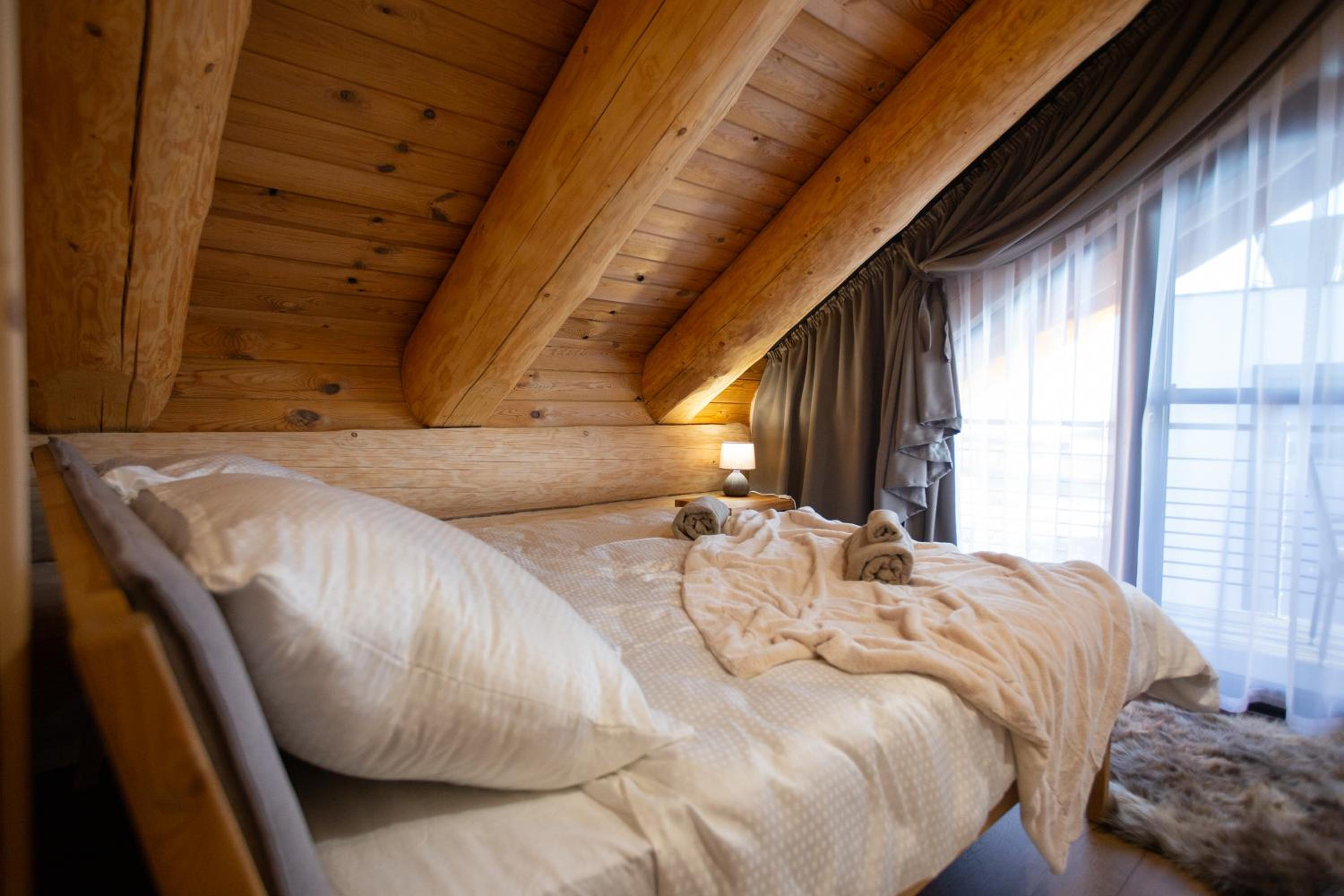 Amia Chalet view 4