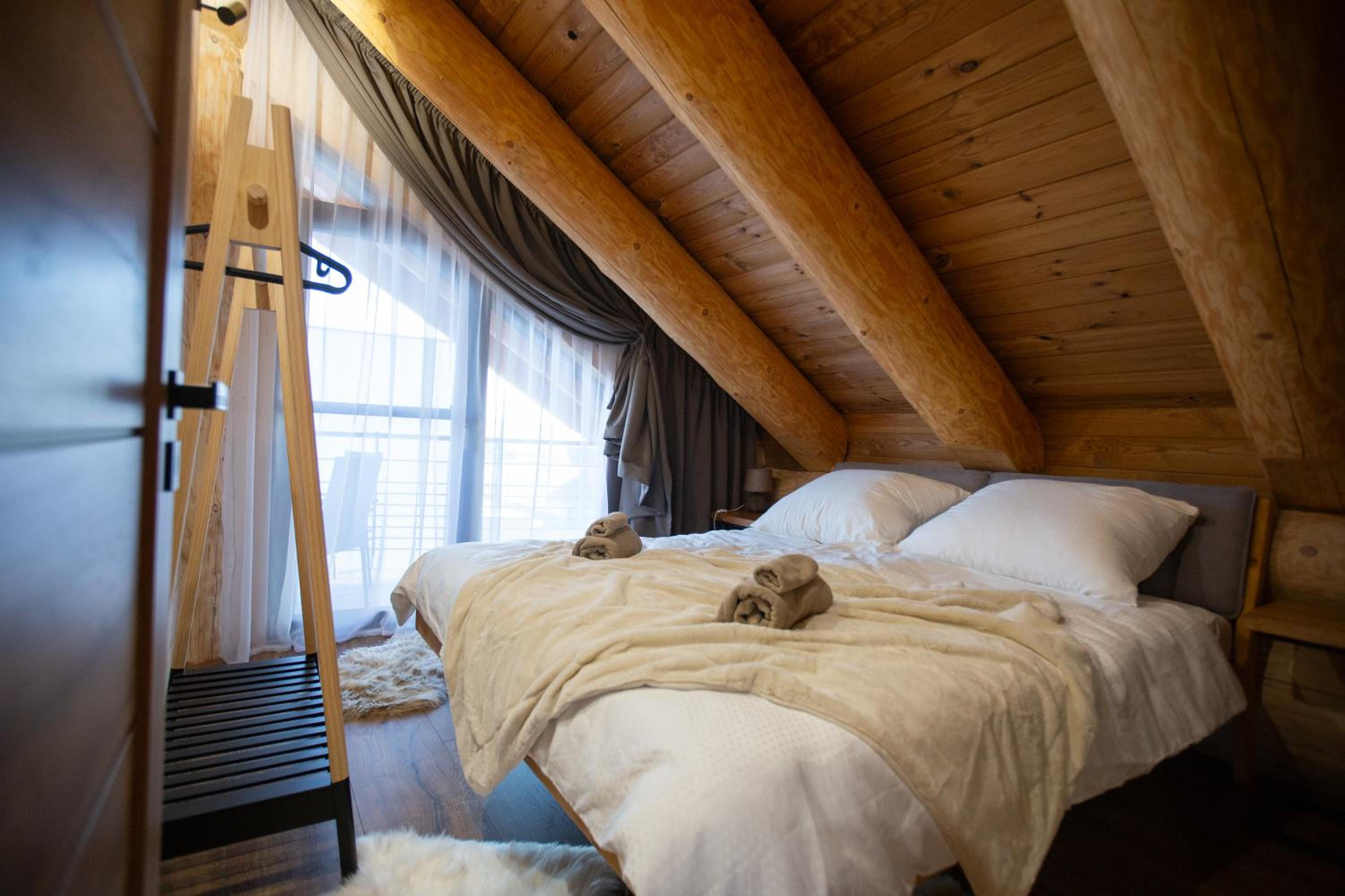 Amia Chalet view 5
