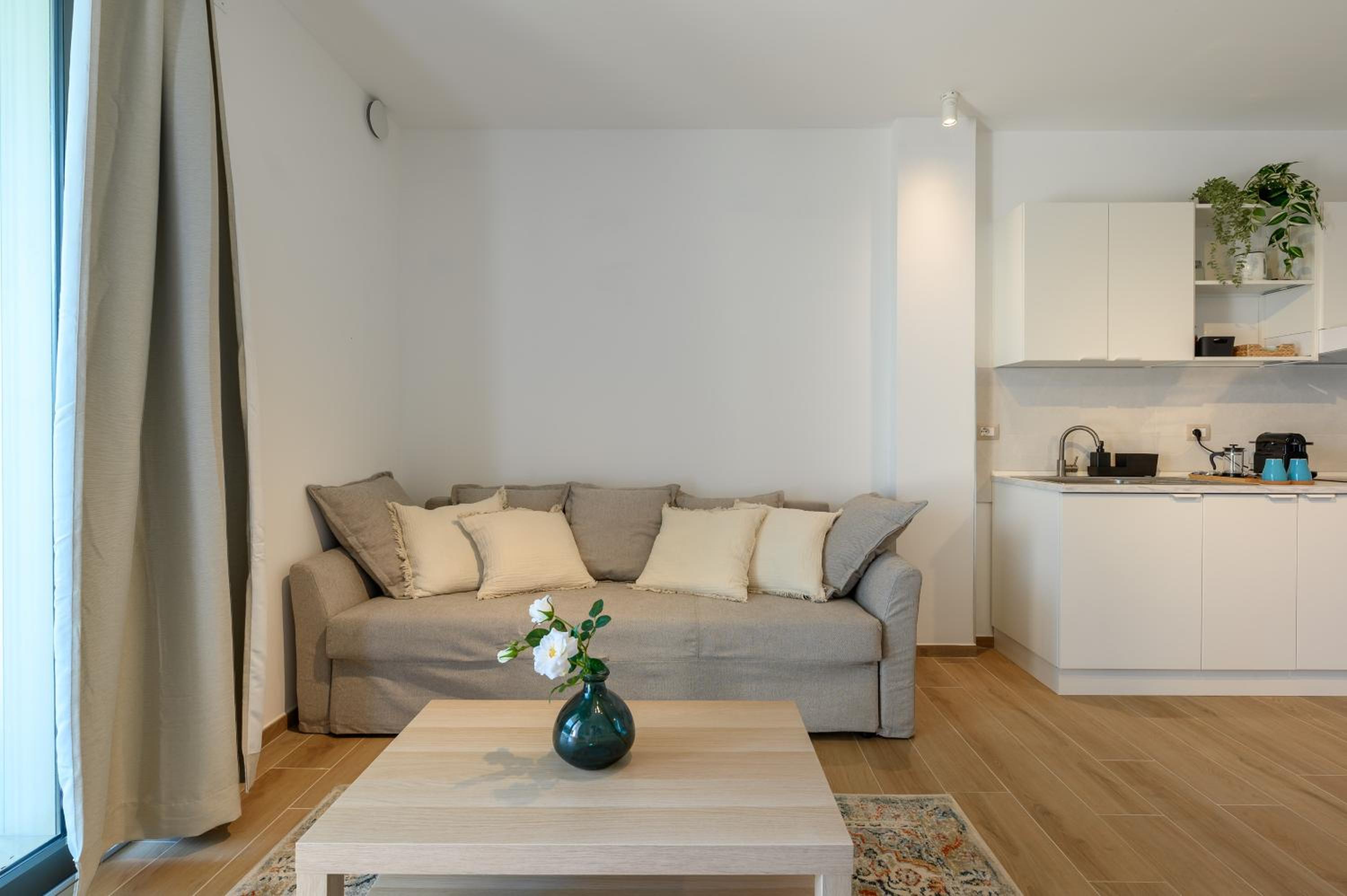 Tiber Terrace Retreat - Free Parking, Wi-Fi & Netflix photo 4