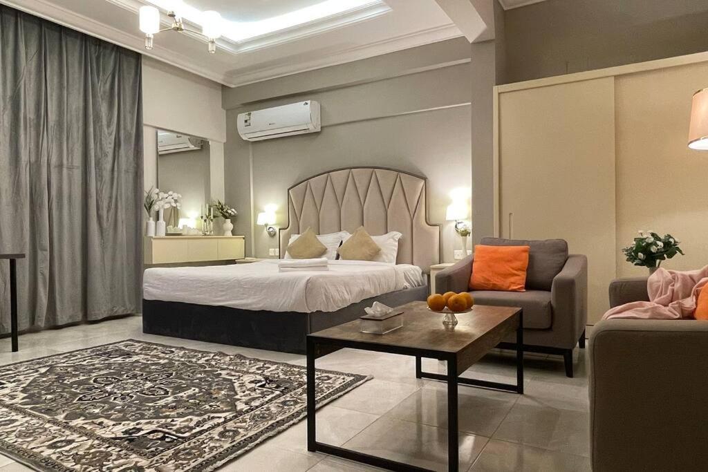 L1 Ivory Elegance Studio with Kitchen