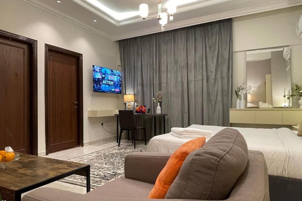 L1 Ivory Elegance Studio with Kitchen