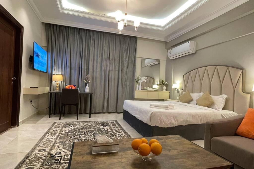 L1 Ivory Elegance Studio with Kitchen