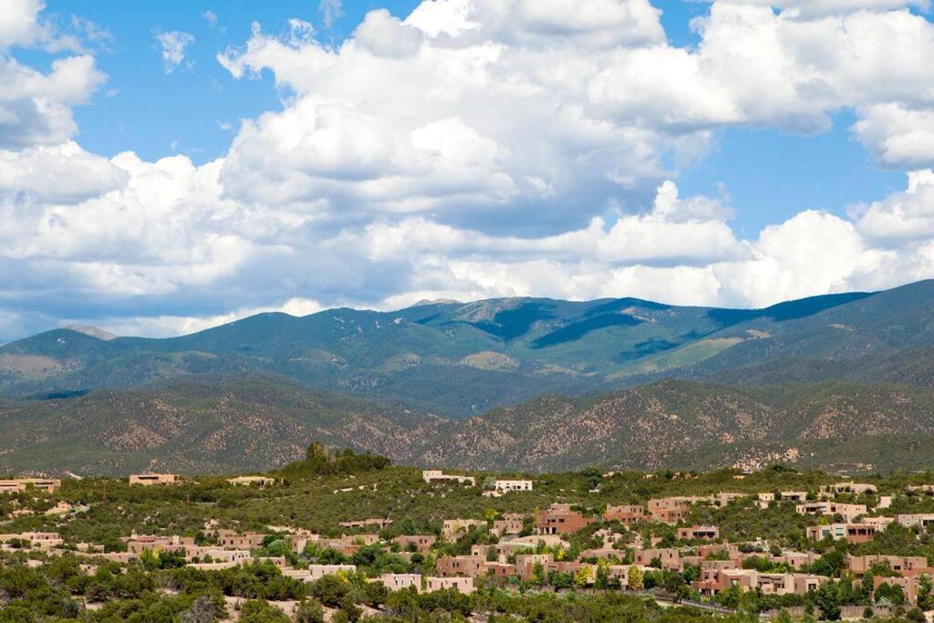 Casita Bee, private Retreat in Santa Fe view 4