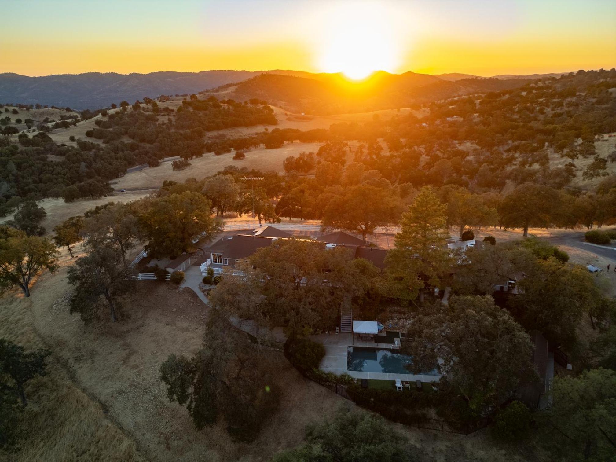 Hotel Yosemite Mountain Top Retreat Hilltop Manor Pool Spa