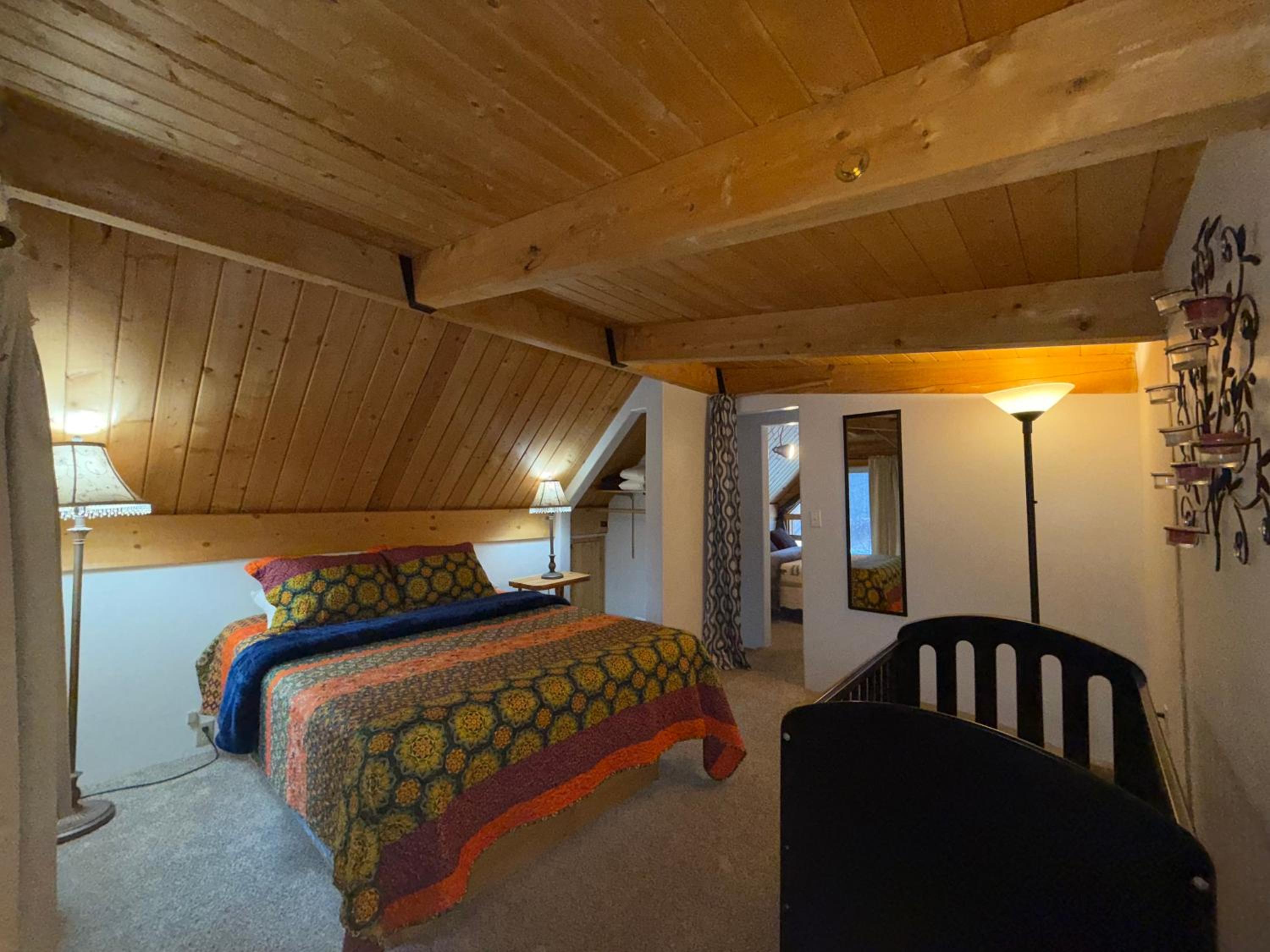 Talkeetna Log Cabin with Hot Tub Unit 1 view 4