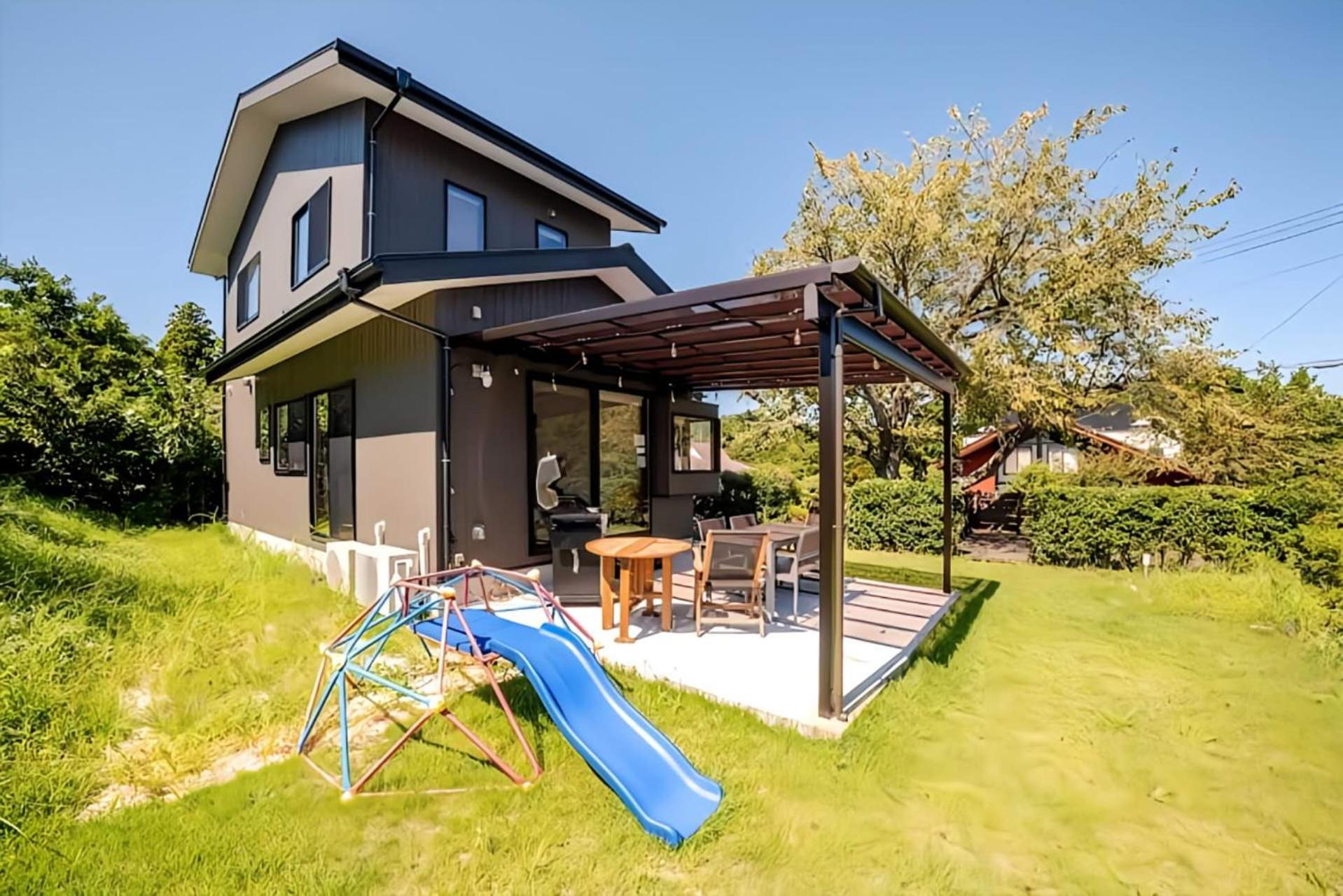 屋根付き屋外ガス式BBQ ぐらんぱる公園シャボテン動物公園絶好立地貸別荘stella 星空眺望 遊具 ホームシアター 大画面任天堂スイッチ