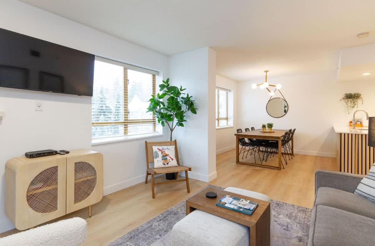 Renovated 2Bed-2Bath in Village with Pool, Hot Tub, and Sauna