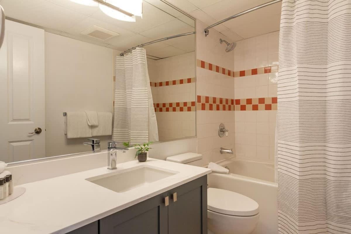 Renovated 2Bed-2Bath in Village with Pool, Hot Tub, and Sauna