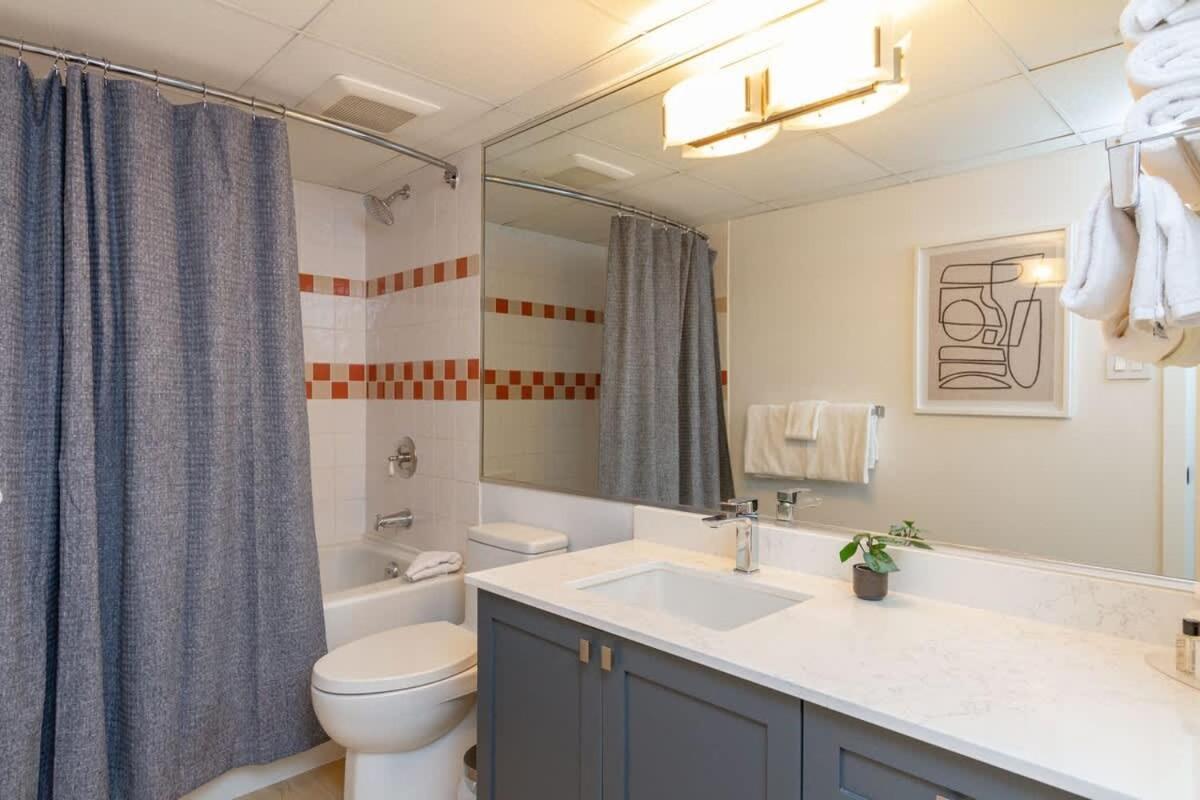 Renovated 2Bed-2Bath in Village with Pool, Hot Tub, and Sauna