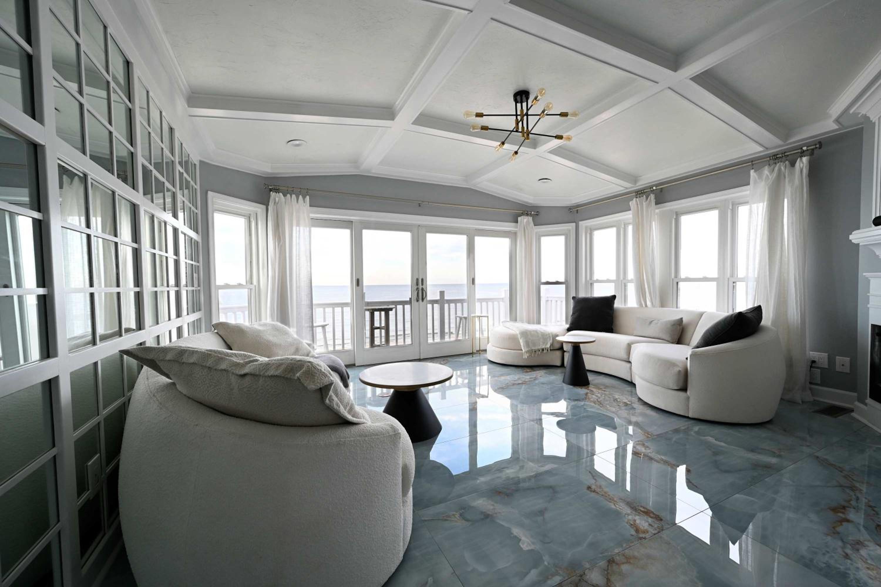 Modern 4bdr Oceanfront home view 4