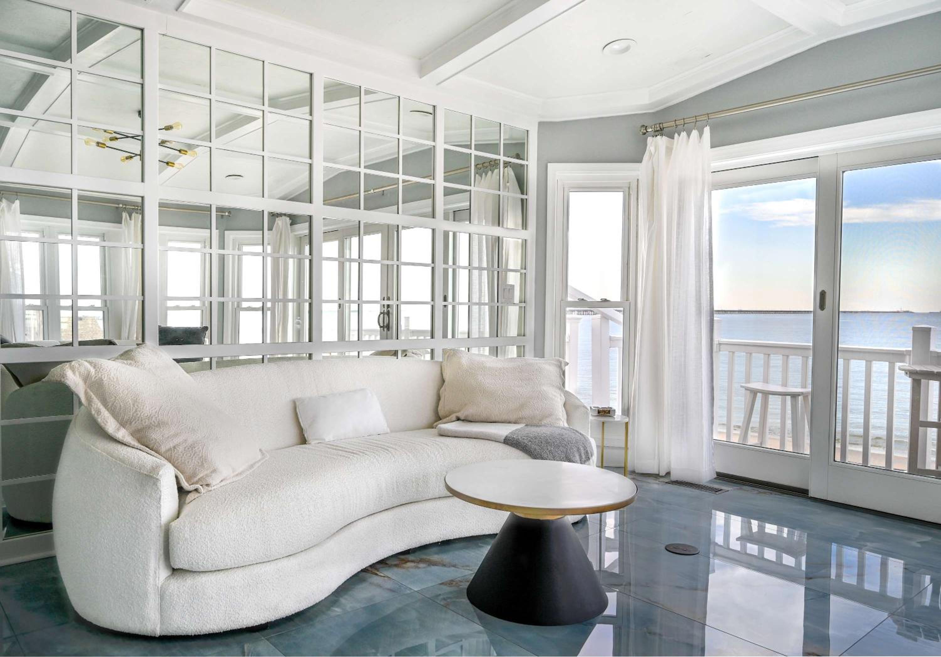 Modern 4bdr Oceanfront home view 5