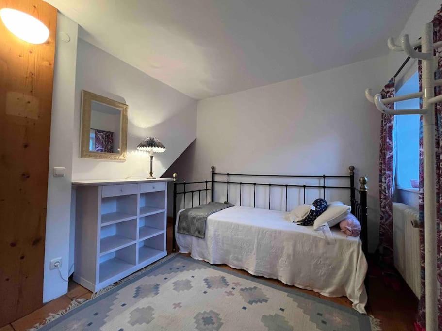 Historic and unique Farm House from 1604