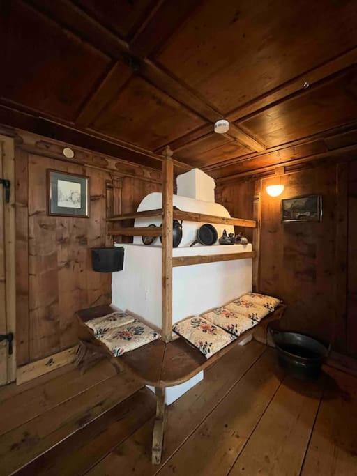 Historic and unique Farm House from 1604