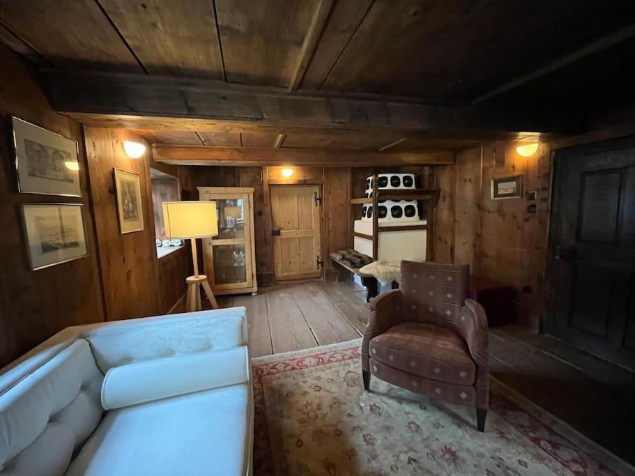 Historic and unique Farm House from 1604