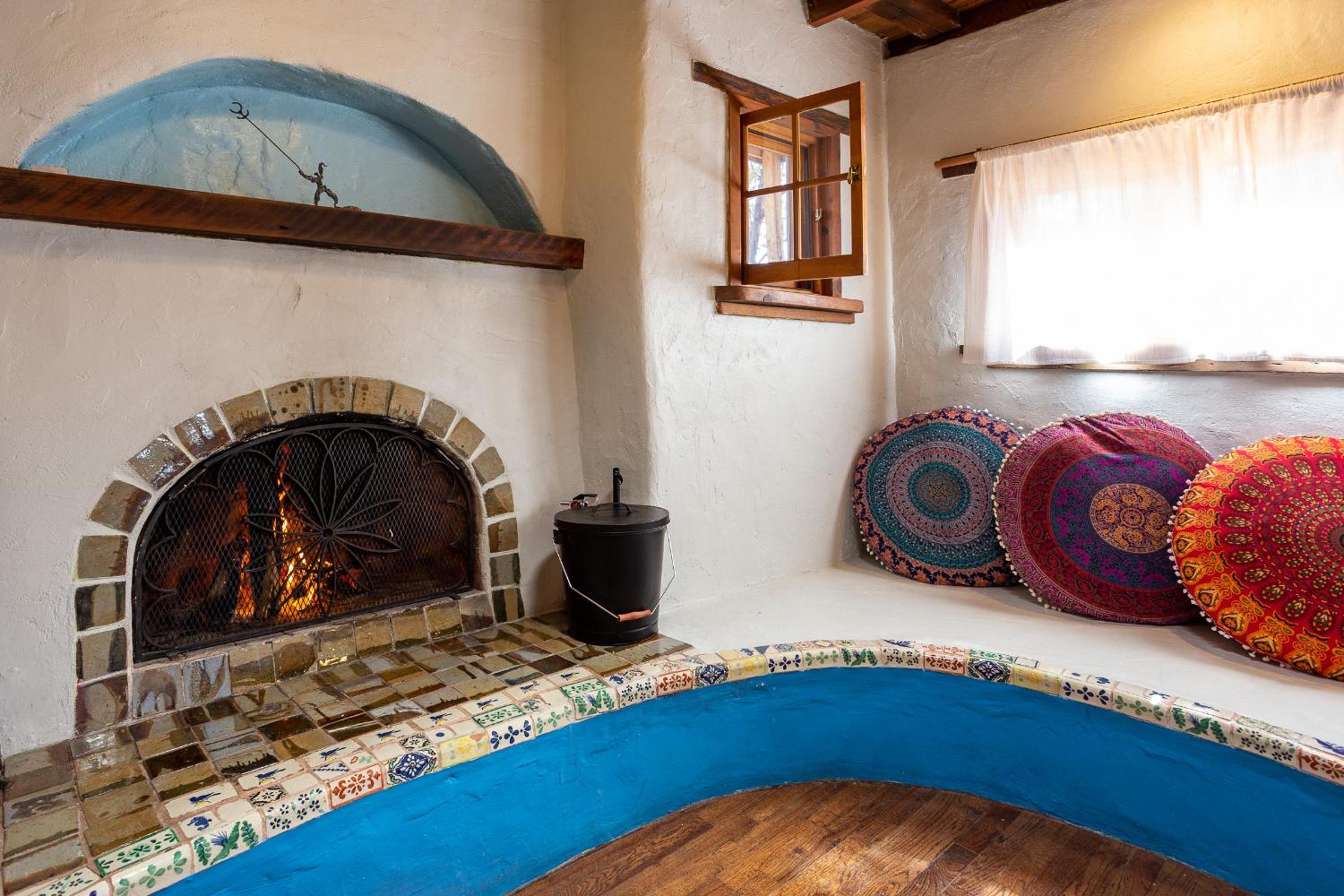 Casa del Corazón: a stunning country retreat in Santa Fe view 4