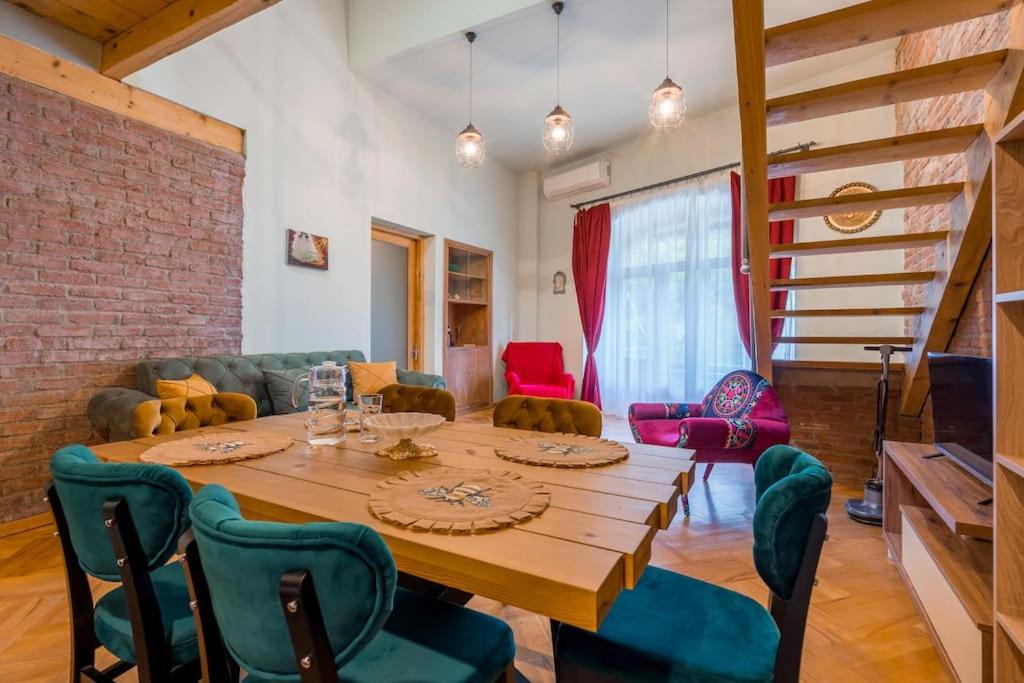 2BR Apartment in the Heart of Old Tbilisi view 5