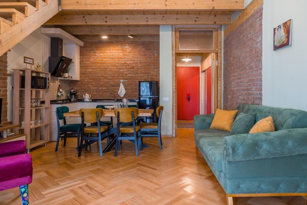 2BR Apartment in the Heart of Old Tbilisi view 2