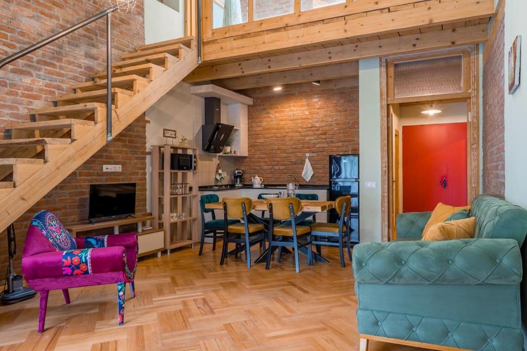 2BR Apartment in the Heart of Old Tbilisi view 3