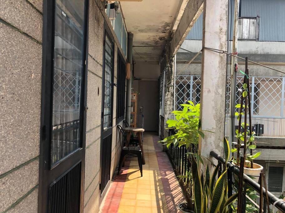 Chum Charming Studio, Near Reunification Palace