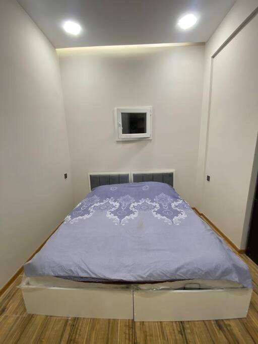 SUPER LOCATION Low-cost flat