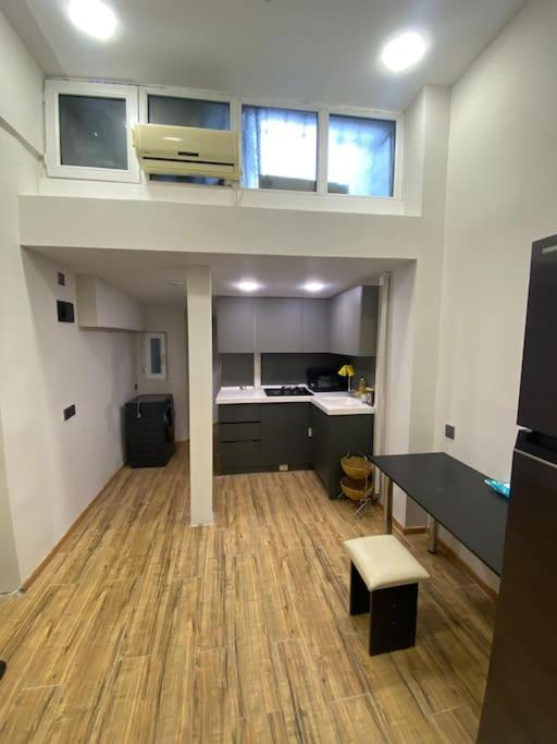 SUPER LOCATION Low-cost flat