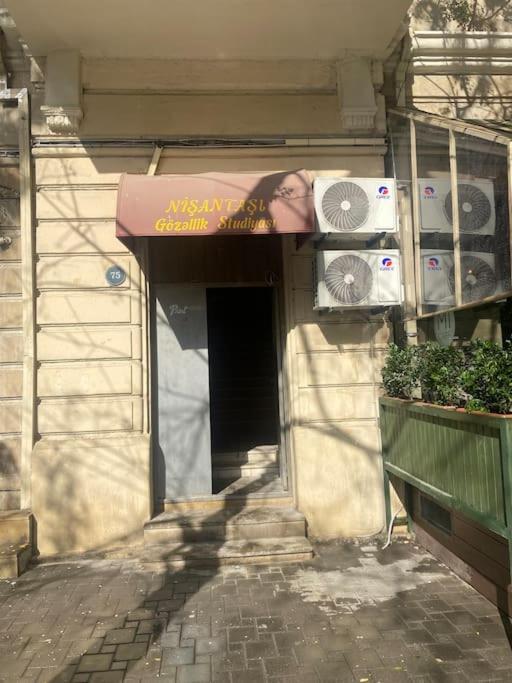 SUPER LOCATION Low-cost flat