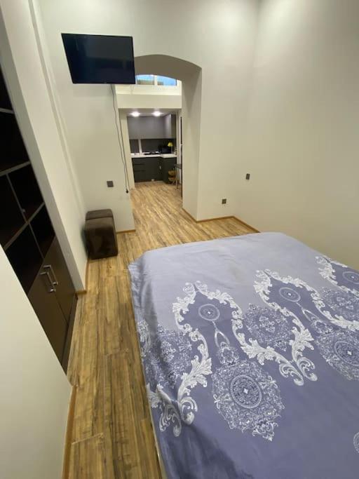 SUPER LOCATION Low-cost flat