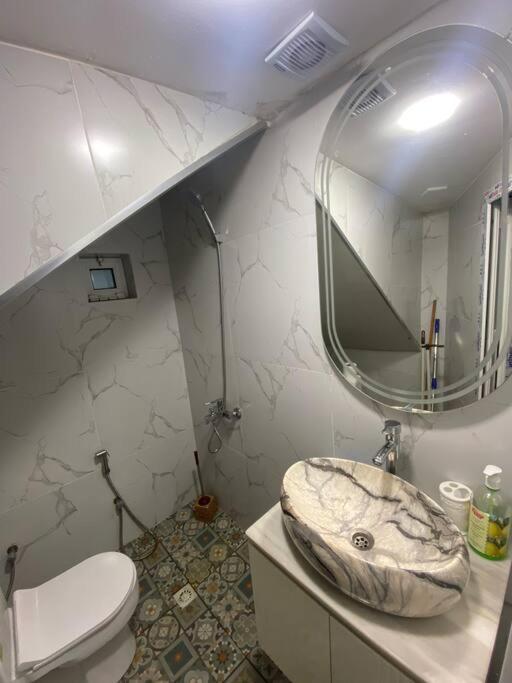 SUPER LOCATION Low-cost flat