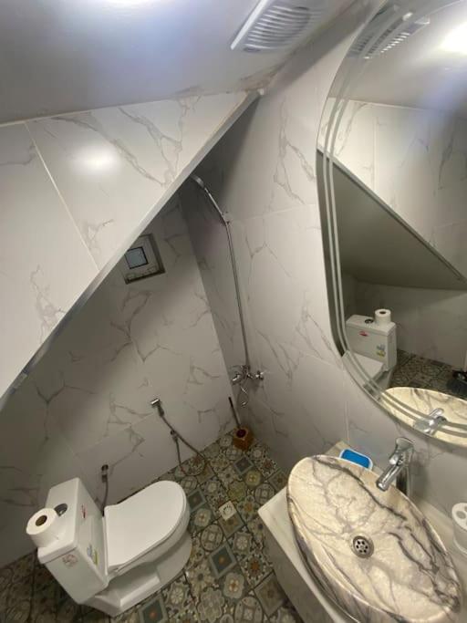 SUPER LOCATION Low-cost flat